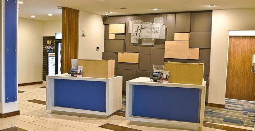 فندق Holiday Inn Express Mccomb, An Ihg