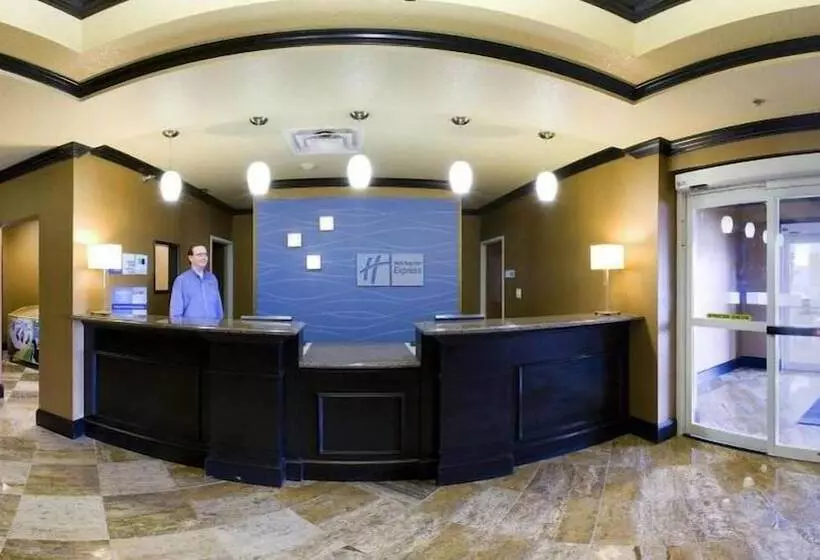 Отель Holiday Inn Express Mccomb, An Ihg