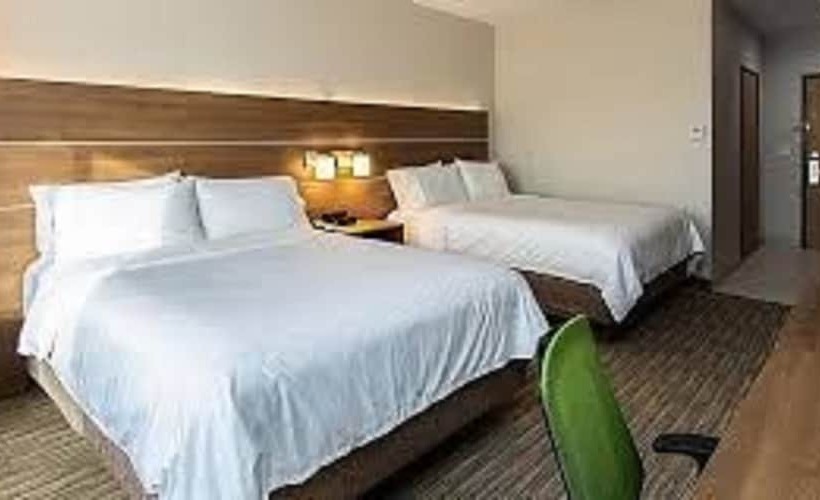 فندق Holiday Inn Express Mccomb, An Ihg