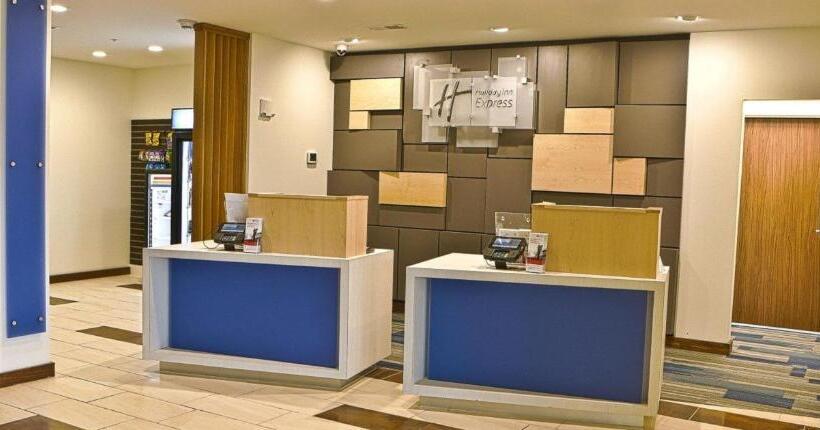 فندق Holiday Inn Express Mccomb, An Ihg