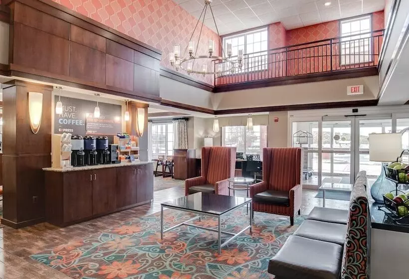 호텔 Holiday Inn Express And Suites St. Cloud, An Ihg