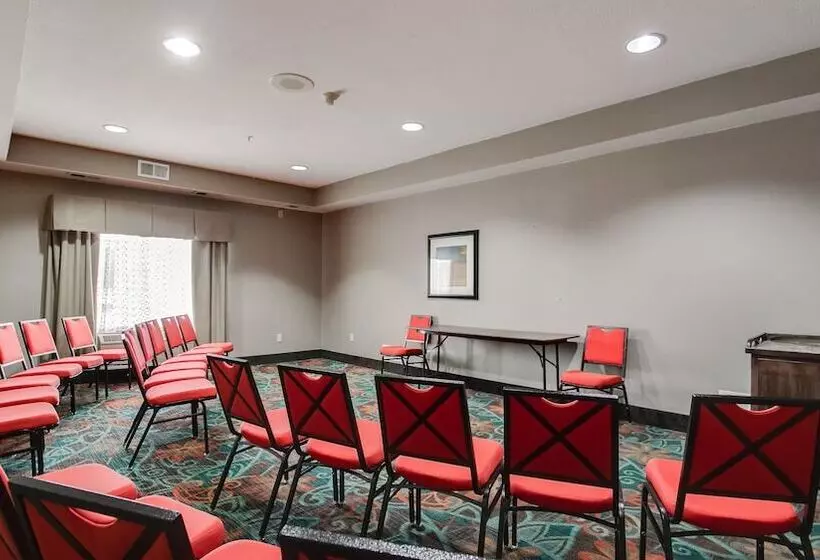 호텔 Holiday Inn Express And Suites St. Cloud, An Ihg