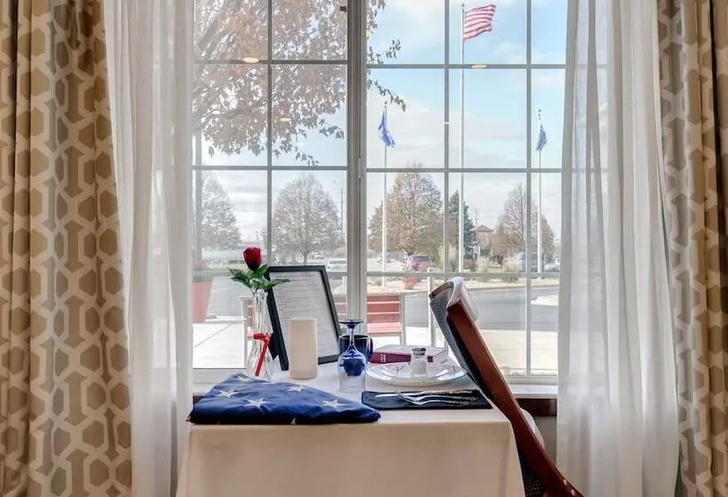 호텔 Holiday Inn Express And Suites St. Cloud, An Ihg