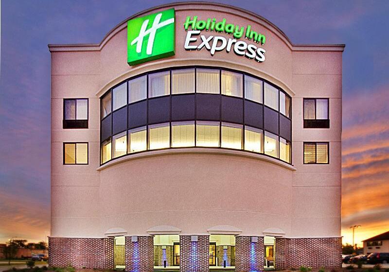 Отель Holiday Inn Express  Waterloo/cedar Falls, An Ihg