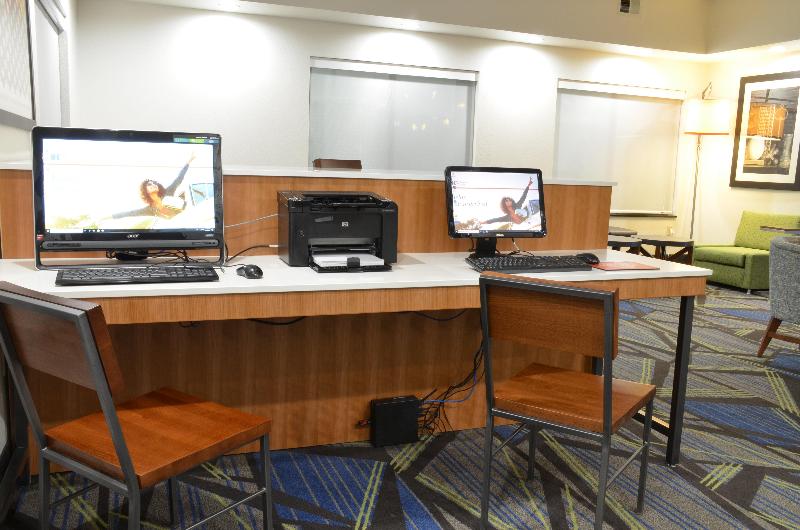 Отель Holiday Inn Express  Waterloo/cedar Falls, An Ihg