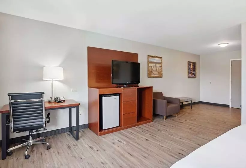 호텔 Ramada By Wyndham Saco/old Orchard Beach Area