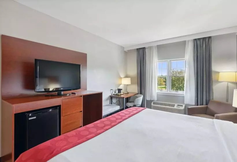 호텔 Ramada By Wyndham Saco/old Orchard Beach Area