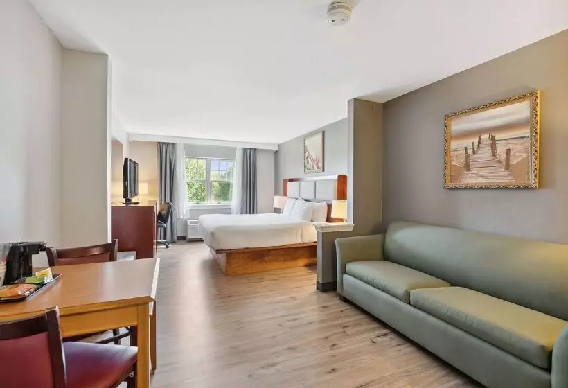 호텔 Ramada By Wyndham Saco/old Orchard Beach Area