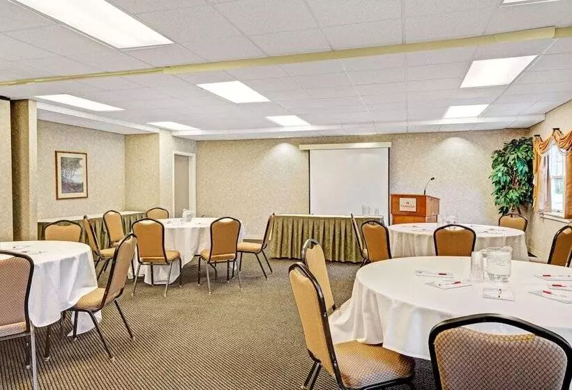 호텔 Ramada By Wyndham Saco/old Orchard Beach Area