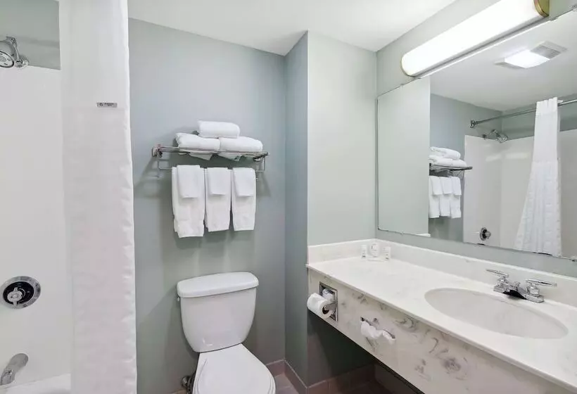 호텔 Ramada By Wyndham Saco/old Orchard Beach Area