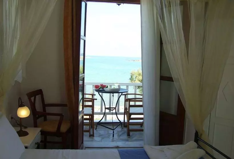 Hotel Roussos Beach