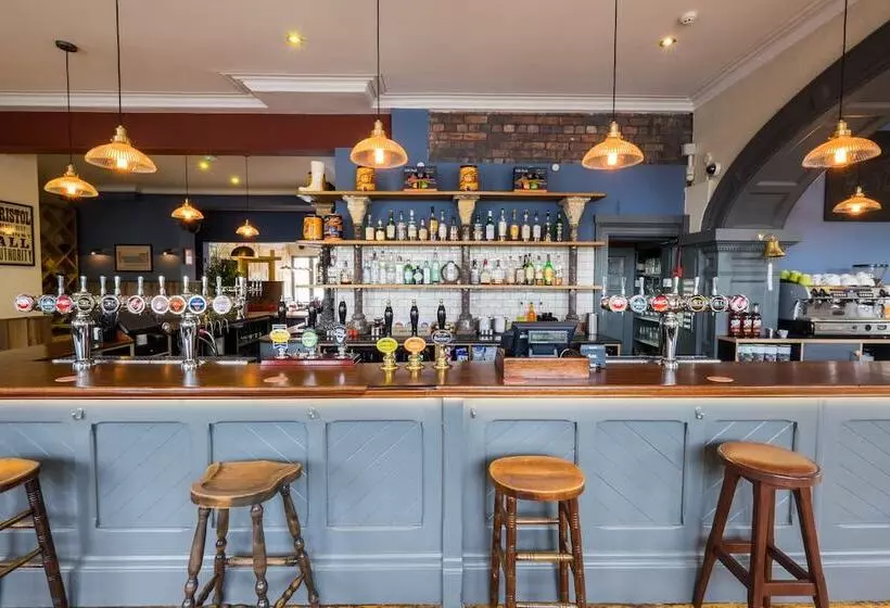 호텔 The Wellington