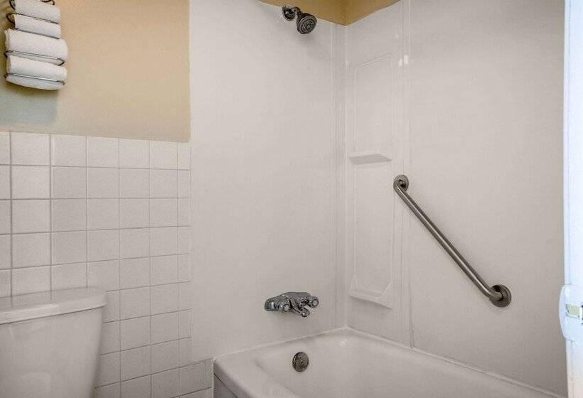 فندق Thriftlodge By Wyndham Regina North