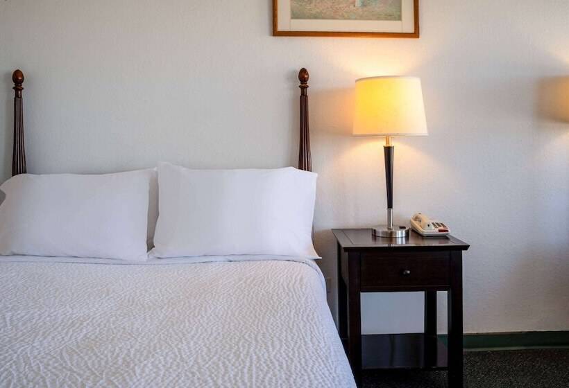 فندق Thriftlodge By Wyndham Regina North