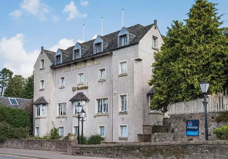 Отель Travelodge Perth Central