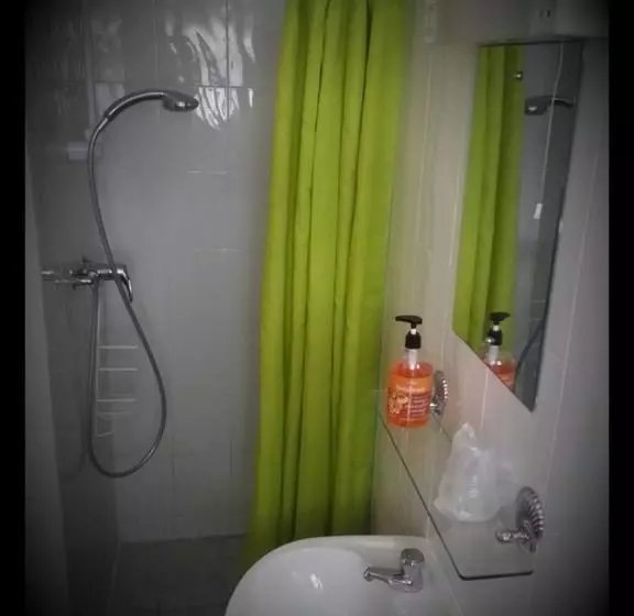 Oakleigh Guest House