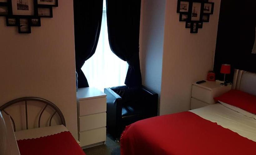 Oakleigh Guest House