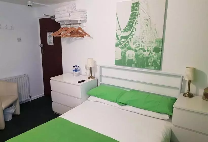 Oakleigh Guest House