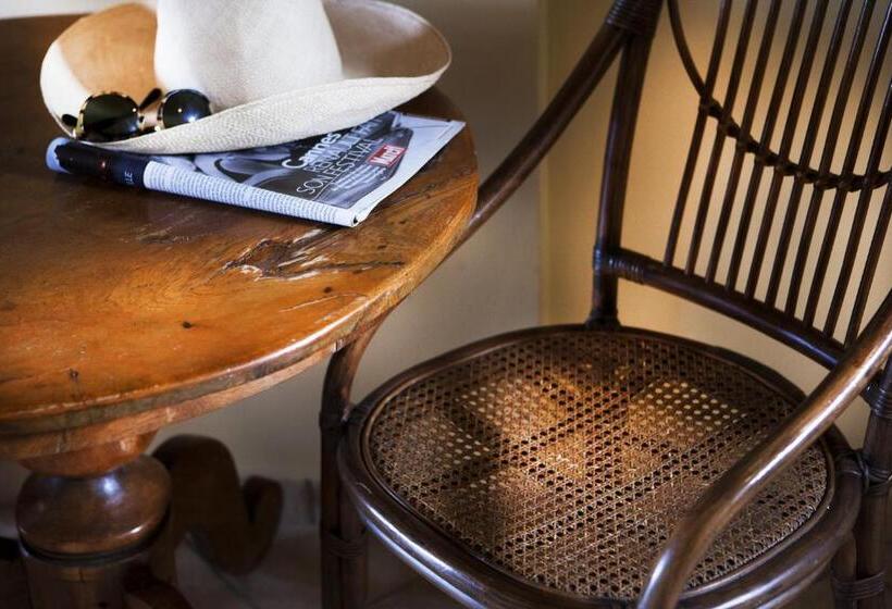 Rastoni Hotel Aegina