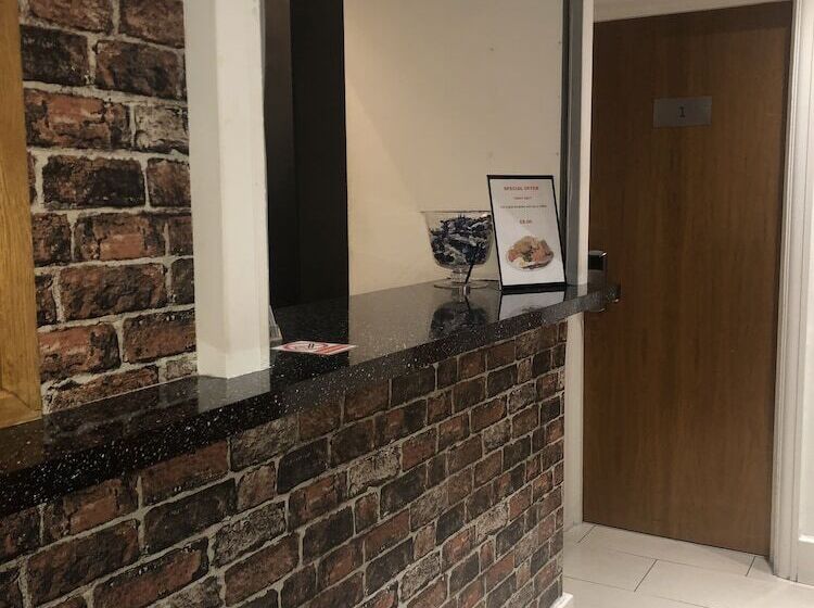 The New London Carlton Hotel & Service Apartments