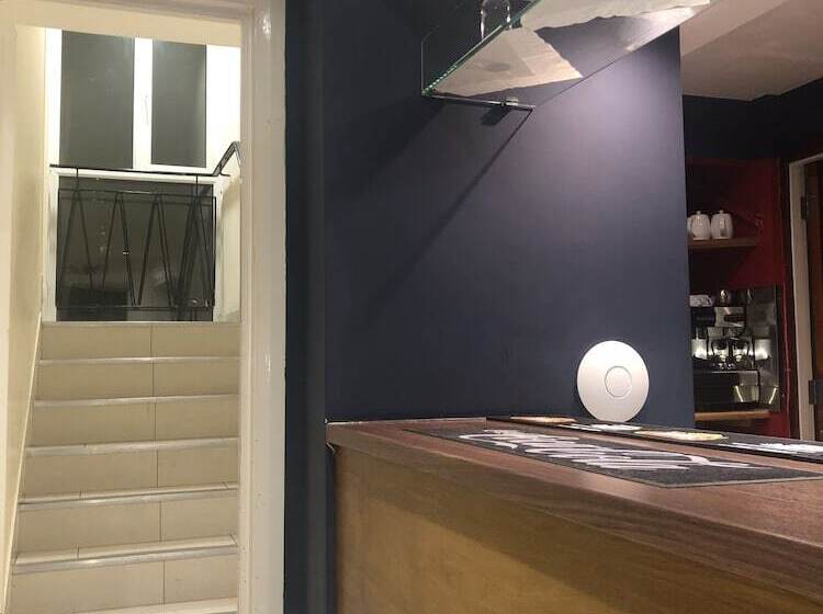 The New London Carlton Hotel & Service Apartments