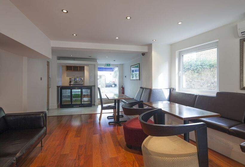 The New London Carlton Hotel & Service Apartments