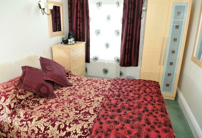 بنسيون Balmoral Guest House