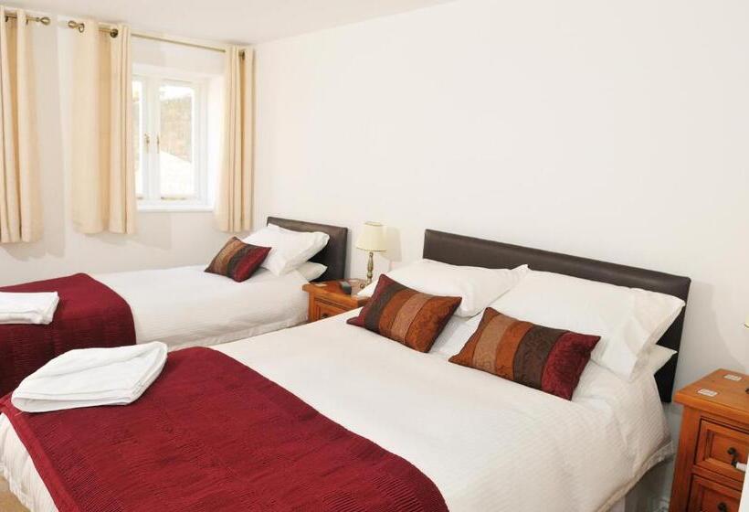 بنسيون Balmoral Guest House