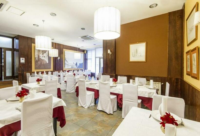 ペンション Hostal Restaurante Alarico