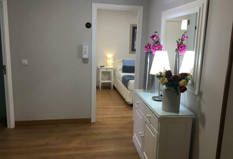 ペンション Hostal Restaurante Alarico