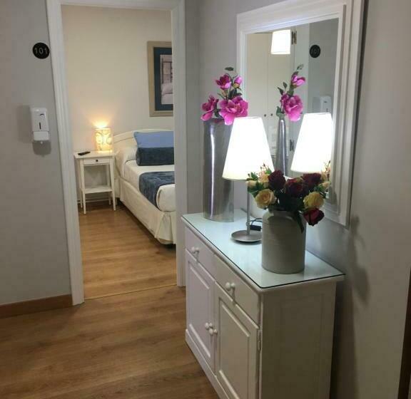 ペンション Hostal Restaurante Alarico