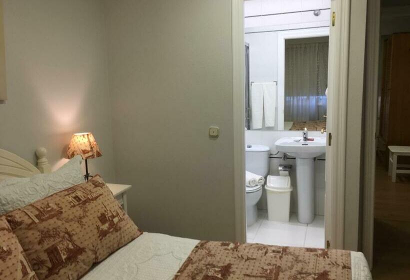 ペンション Hostal Restaurante Alarico