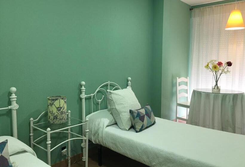 ペンション Hostal Restaurante Alarico