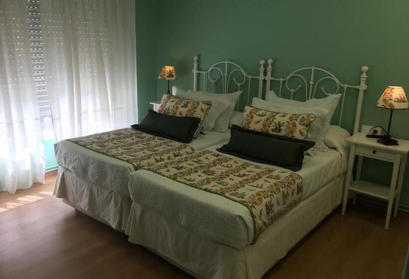 ペンション Hostal Restaurante Alarico