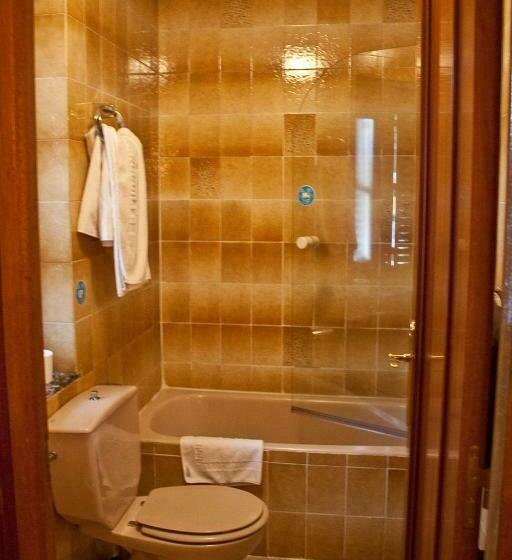 بنسيون Hostal Aribel Longinos