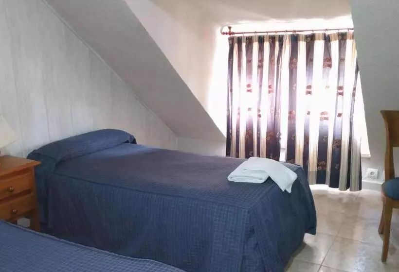 ペンション Hostal Aribel Longinos