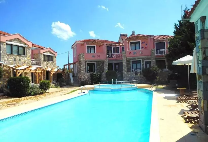 Aeolis Apartments & Studios