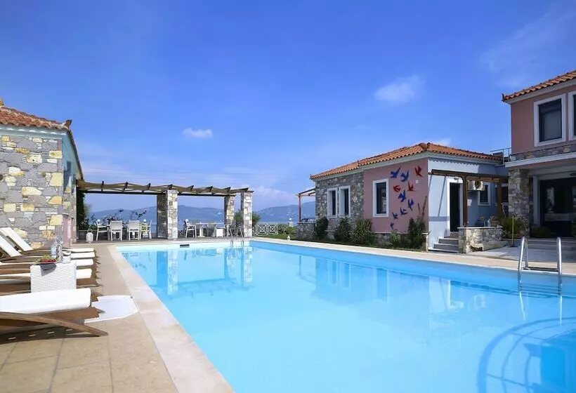 Aeolis Apartments & Studios