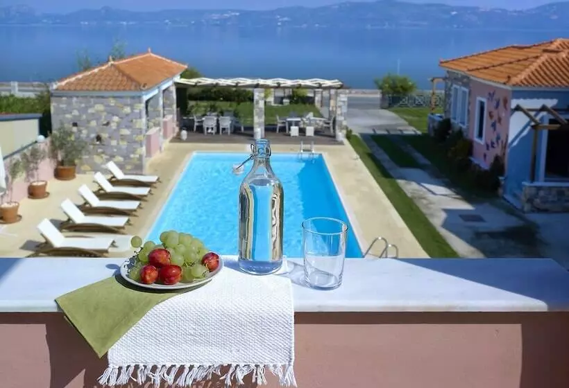 Aeolis Apartments & Studios