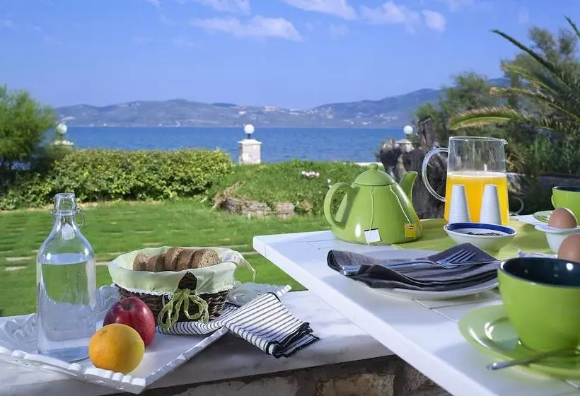 Aeolis Apartments & Studios