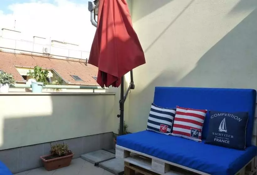 Bell Hostel & Guesthouse