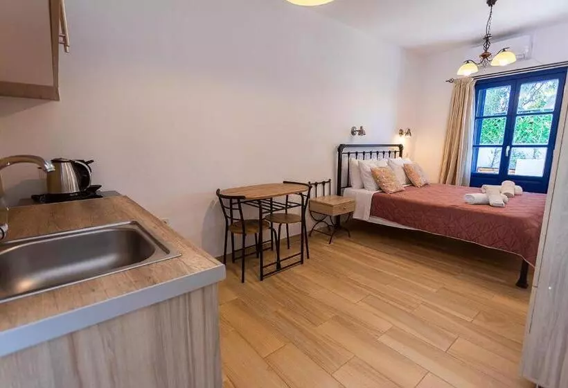 هتل Alexandros By The Beach   Serifos