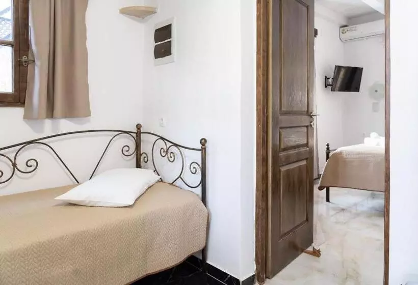 هتل Alexandros By The Beach   Serifos