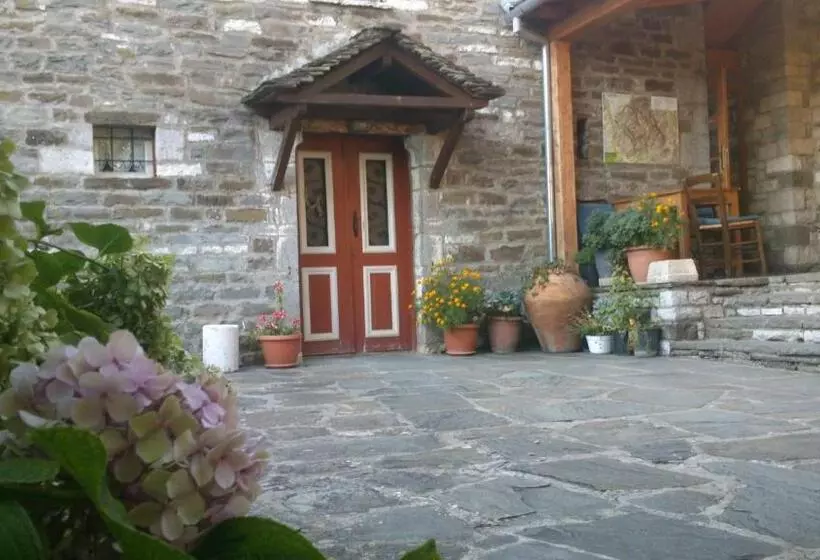 هتل Dias Guesthouse