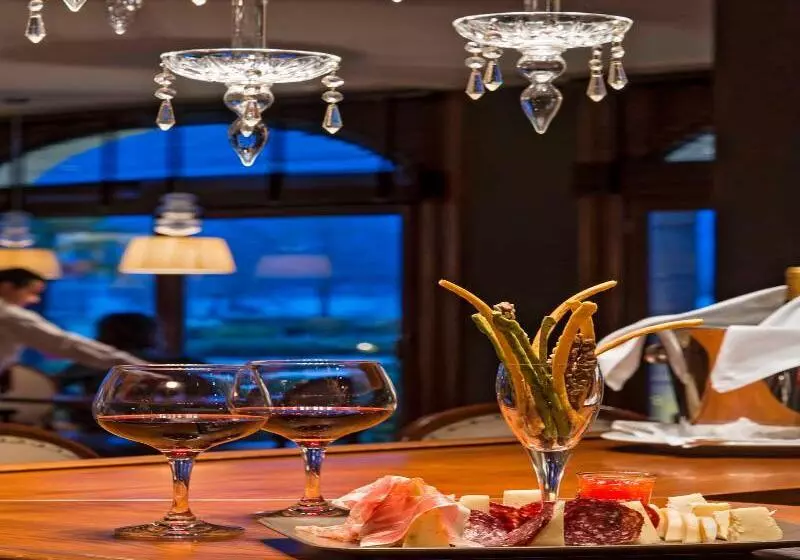 Отель Du Lac Congress Center & Spa