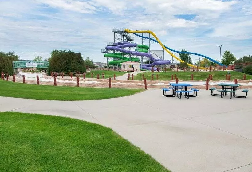 Holiday Inn Express Hotel & Suites Bismarck By Ihg