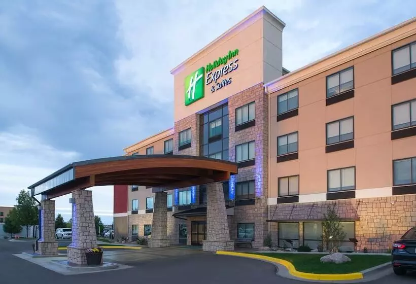 Holiday Inn Express Hotel & Suites Bismarck By Ihg