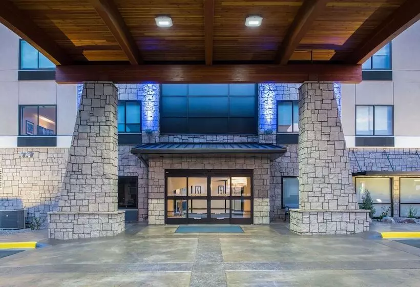 Holiday Inn Express Hotel & Suites Bismarck By Ihg