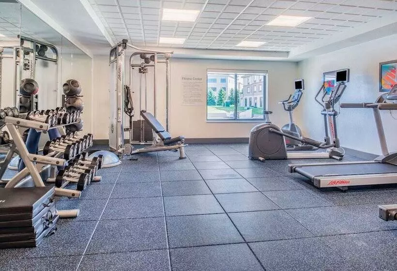 Holiday Inn Express Hotel & Suites Bismarck By Ihg