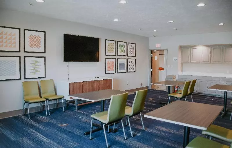 Holiday Inn Express Hotel & Suites Lincoln South, An Ihg